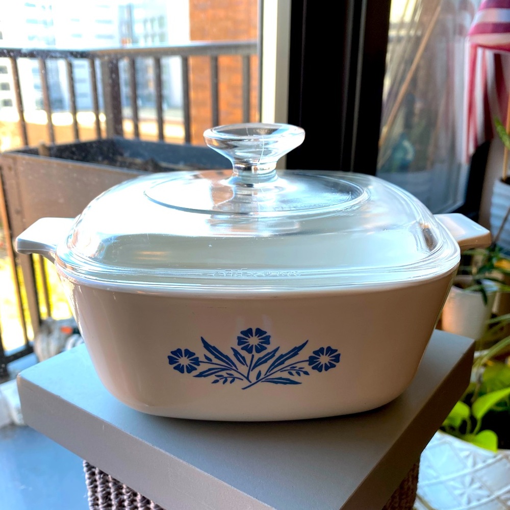 Corning Ware Blue Sunflower Casserole w/Pyrex Lid - 1960/1961